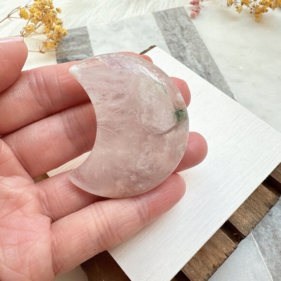 Gorgeous Small Flower Agate Moon Carving - Picture 2 of 6